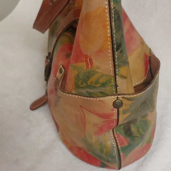 Patricia Nash. Large, Italian leather shoulder bag - Picture 6 of 16